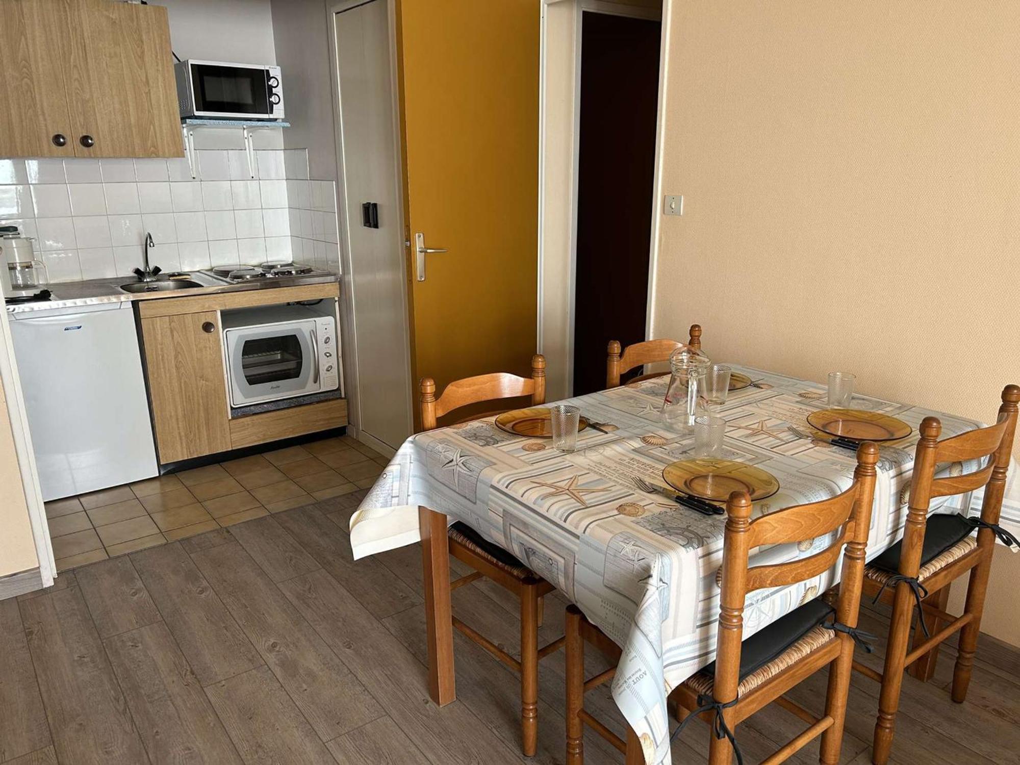 Appartement 2 Pieces Avec Balcon Et Parking A Saint-Gilles-Croix-De-Vie - Fr-1-224-39 Exterior photo